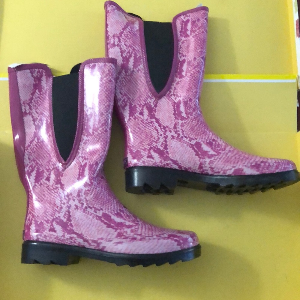 Rain boots New with  tags